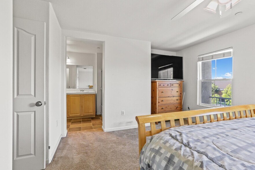 Building Photo - 507 Dante Cir