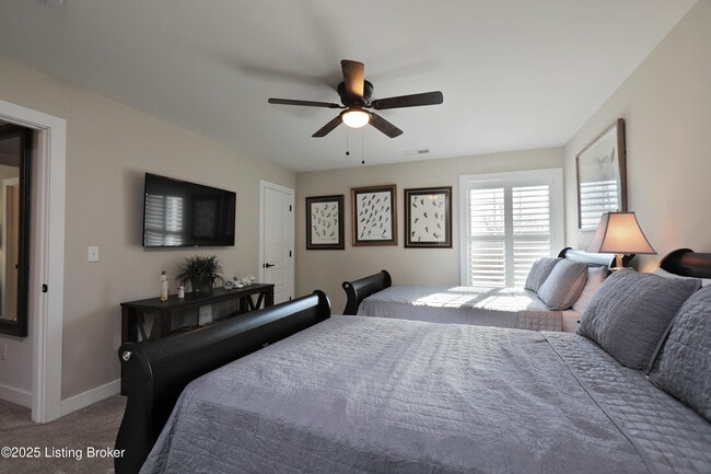 Building Photo - 14000 Glendower Dr