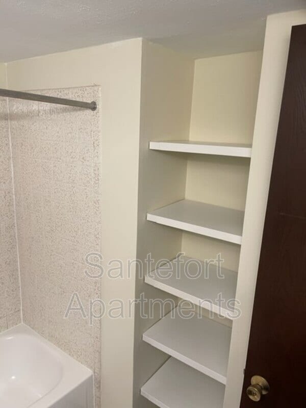 Building Photo - 5803 Haymeadow Ln