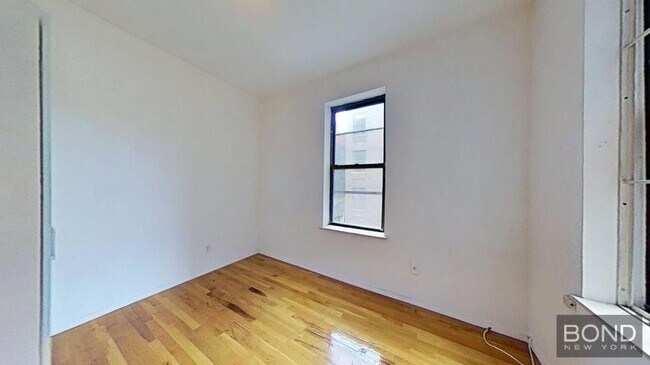 Building Photo - 2 bedroom in Manhattan NY 10003