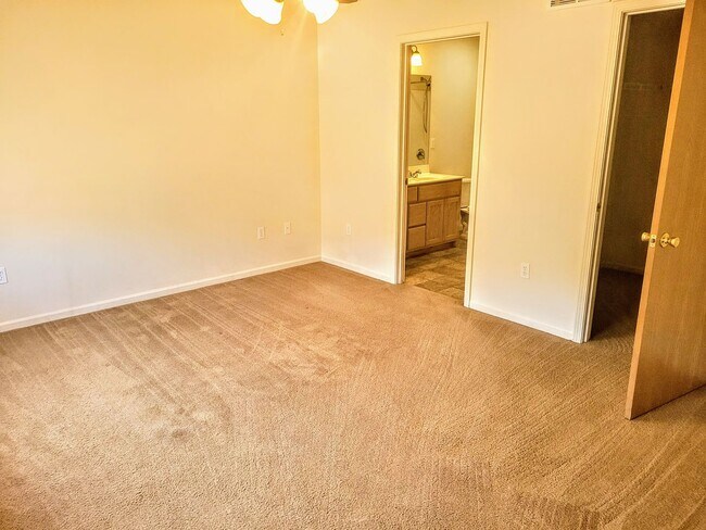 Building Photo - 16212 Holy Cross Ln