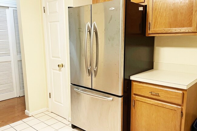 Building Photo - 12B Leva Dr