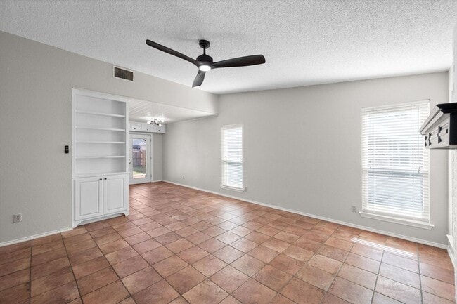 Building Photo - Precious Mansfield 2 Bed 2 Bath