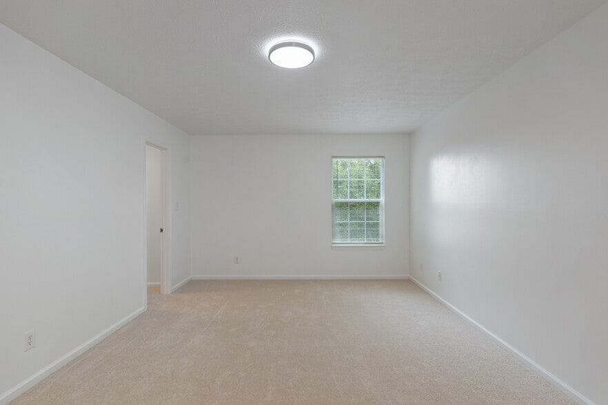 Building Photo - 2310 Liatris Dr