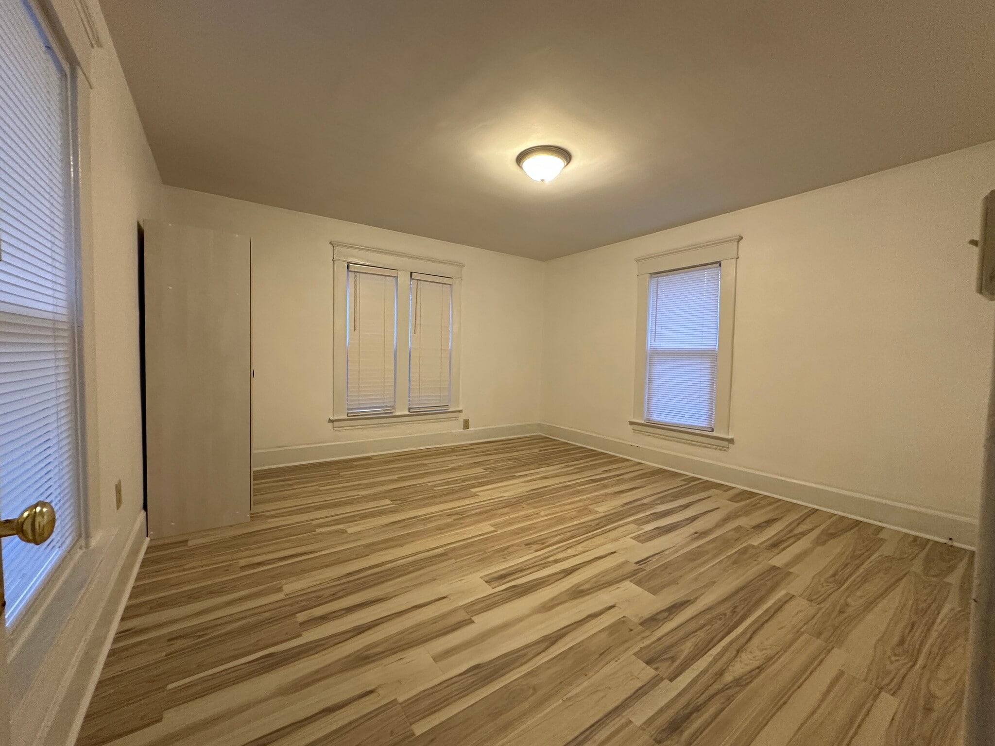 Building Photo - 35 Walker St