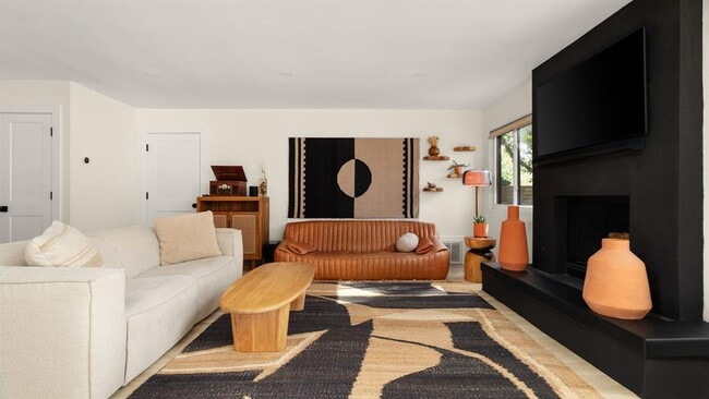 Building Photo - 2409 Shiloh Dr