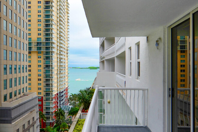 Building Photo - 1200 Brickell Bay Dr