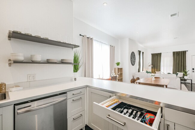 Building Photo - 3309 Webster St