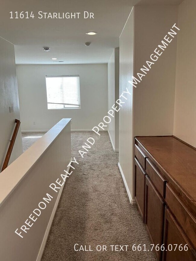 Building Photo - 11614 Starlight Dr
