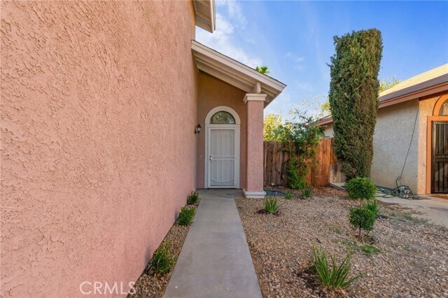 Building Photo - 533 E Jackman St