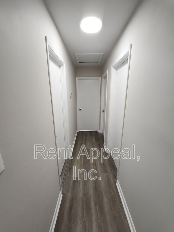 Building Photo - 5370 Longmeadow Ln