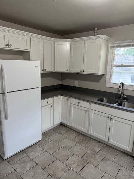 Kitchen - 3630 Carolina St