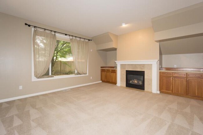 Building Photo - 4 bedroom in Kirkland WA 98033