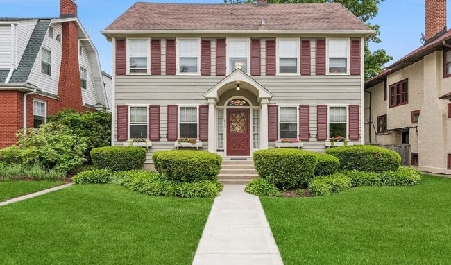 Building Photo - 820 N Oak Park Ave