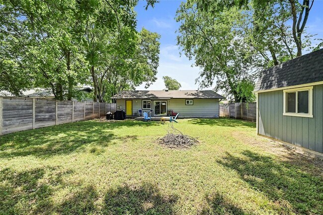 Building Photo - 9702 Oriole Dr