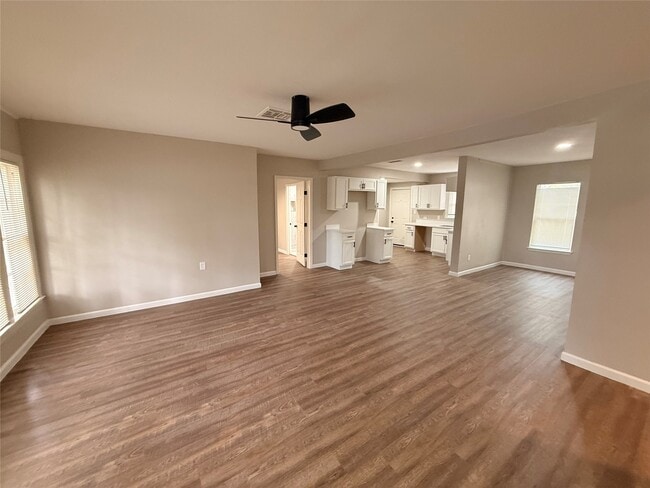 Building Photo - 6633 Burkett St.