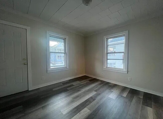 Building Photo - 24 Christine St