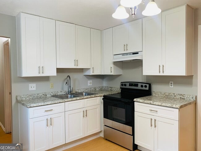 Building Photo - 7 Burdette Pl