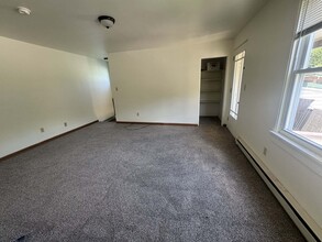 Building Photo - 13825 Maple Tree Ln SW