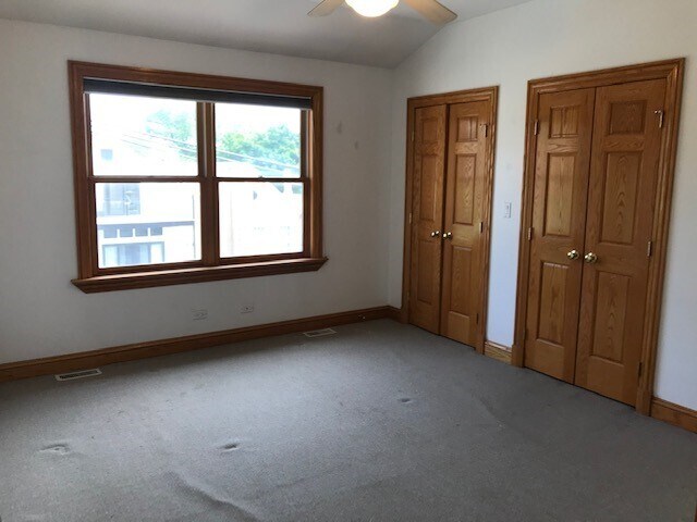 Building Photo - 1415 W Barry Ave