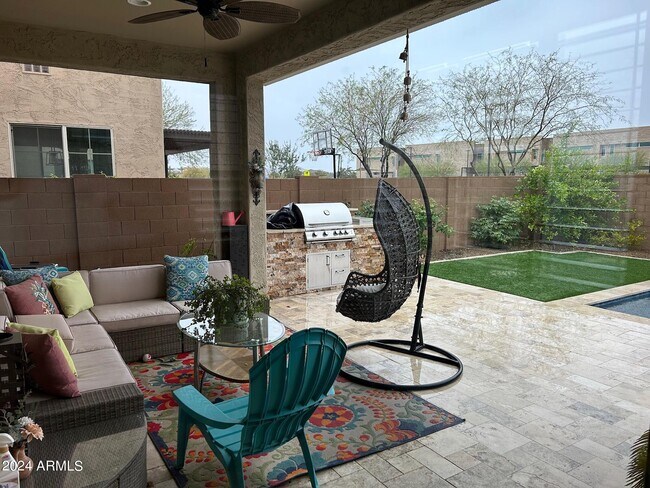 Building Photo - 3318 E Los Gatos Dr