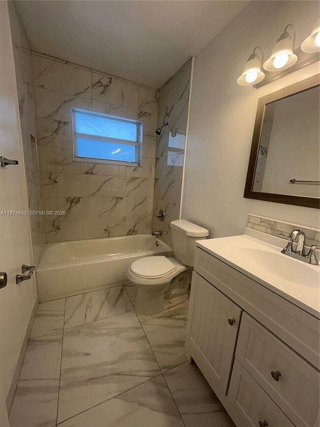 Building Photo - 6036 Buchanan St