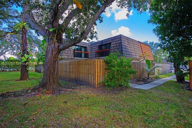 Building Photo - 4059 Palm Bay Cir