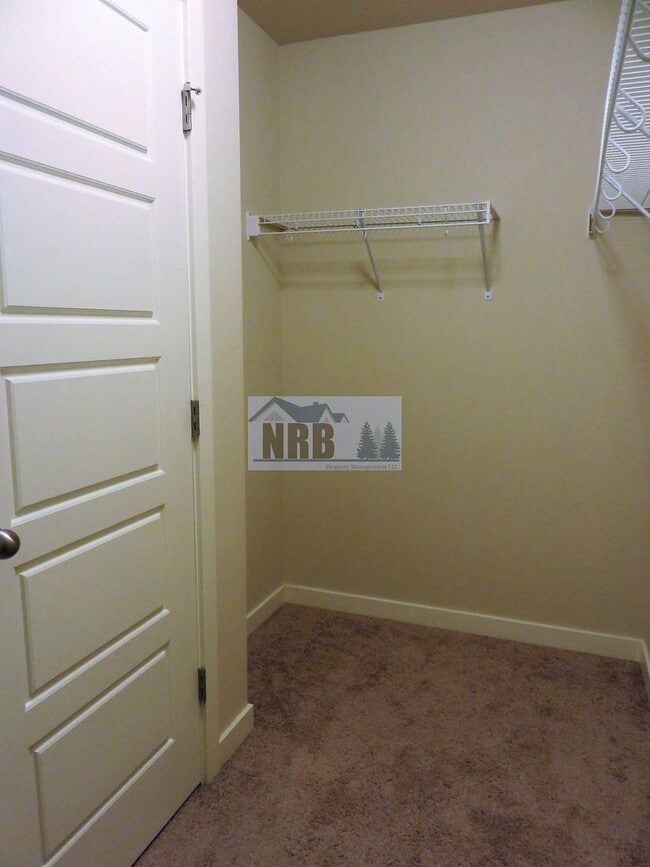 Building Photo - Stunning 3 bd House located in a Gated Community of Puyallup!