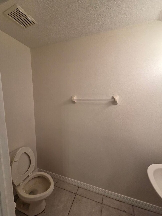 Building Photo - Beautiful 2 Bedroom, 2.5 Bath Townhome for Rent in The Hammocks!