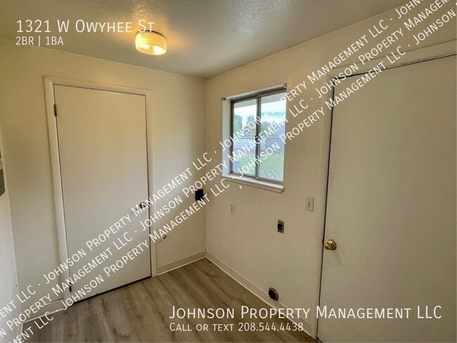 Building Photo - 1321 W Owyhee St