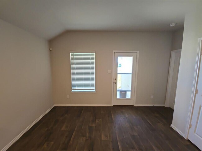 Building Photo - 16790 Lonely Pines Dr