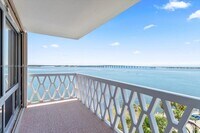Building Photo - 1430 Brickell Bay Dr