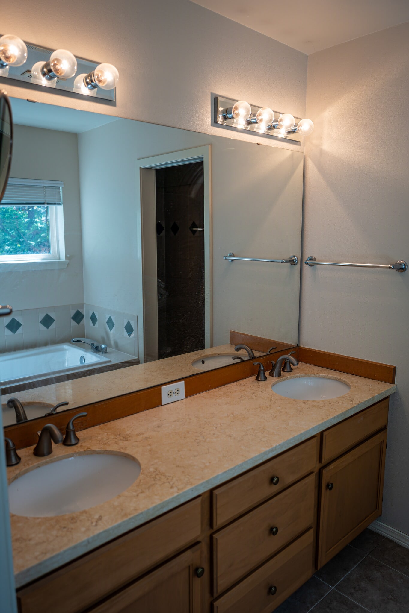 Building Photo - 15632 NE 92nd Way