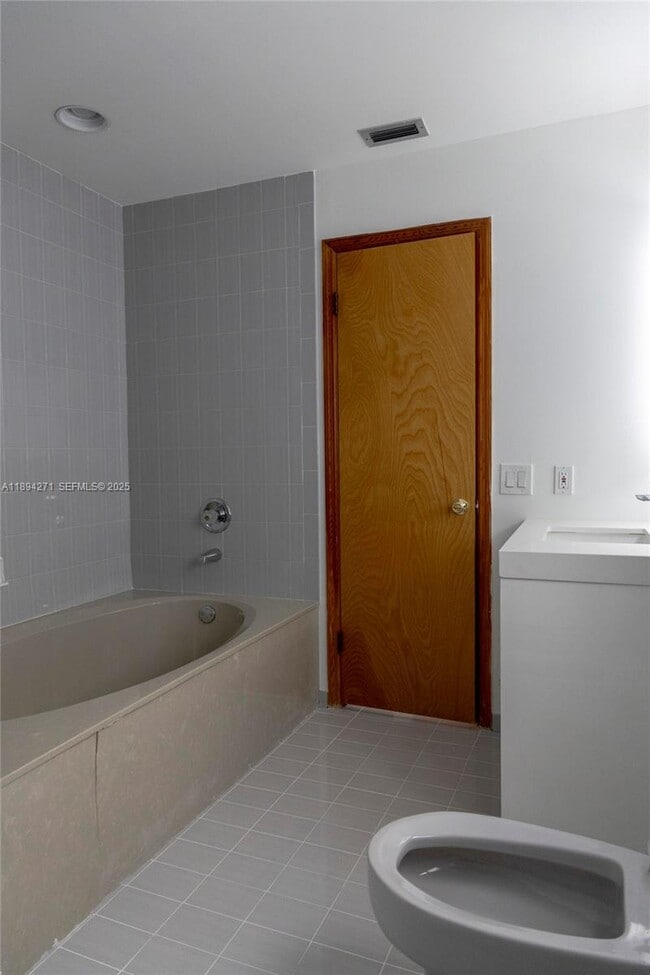 Building Photo - 8192 SW 90th Ave