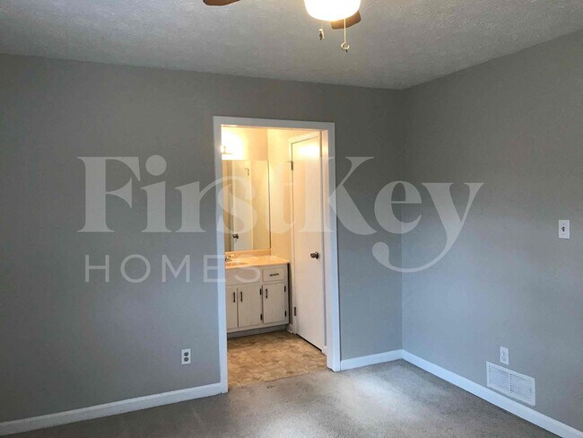 Building Photo - 2029 Abington Ln