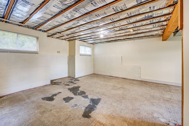 Building Photo - 4617 Basswood Ct SE