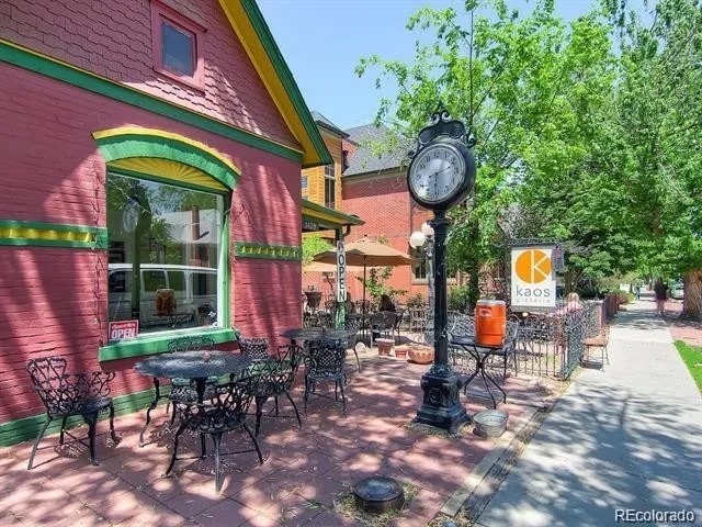 Building Photo - 914 E Iowa Ave