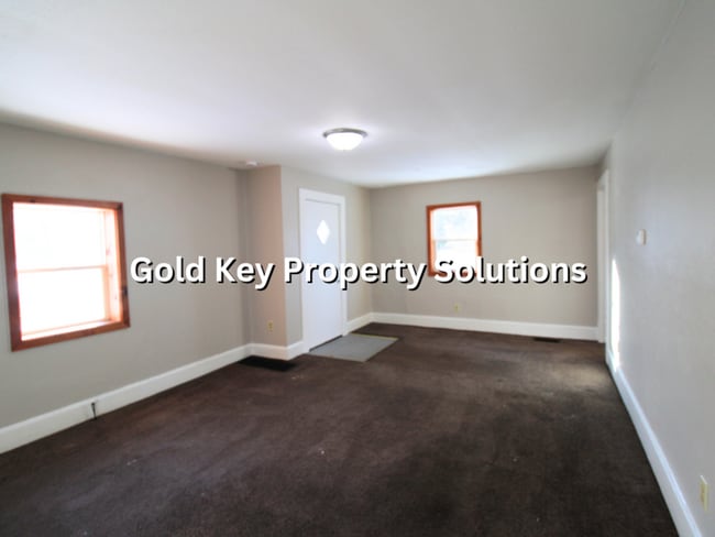 Building Photo - 3 BR House with 2 FULL Baths and Central Air NO SECTION 8