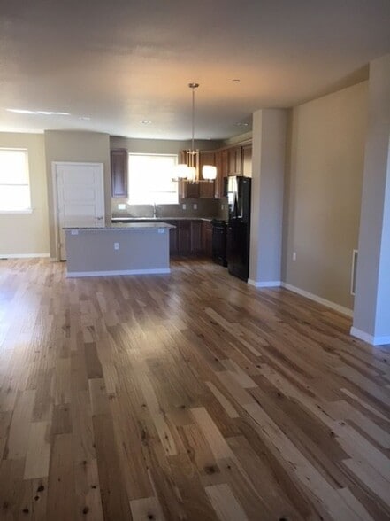 Building Photo - 1034 Griffith St