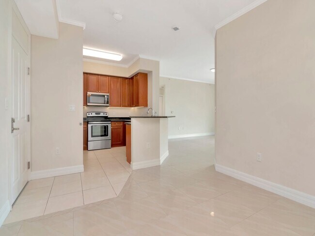 Building Photo - Waterfront Penthouse Living – Luxury 3 Bedroom / 2 Bath Condo on the Water