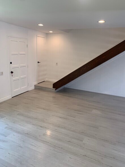 Building Photo - 7560 Corbin Ave