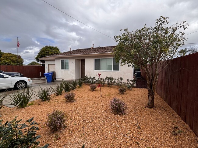 Primary Photo - 2 bedrooms 1 bath home in Imperial Beach. ...