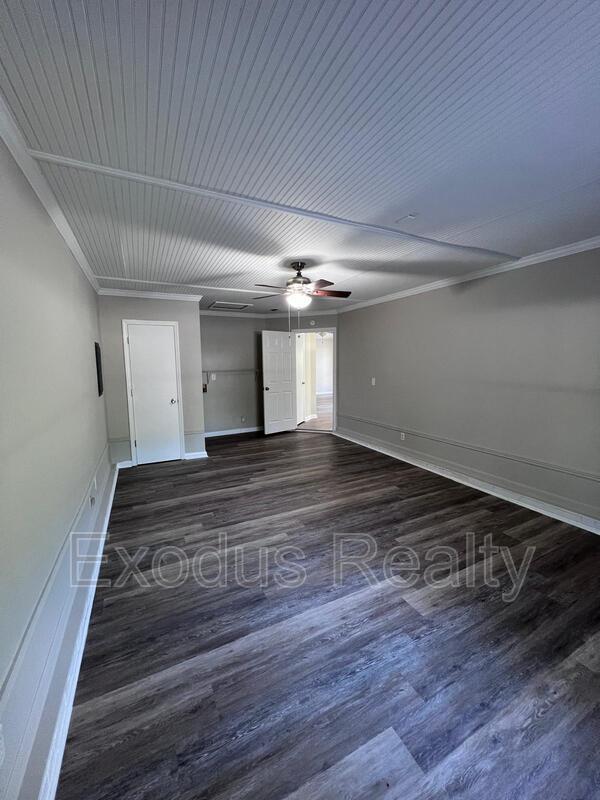 Building Photo - 157 Maranatha Cir