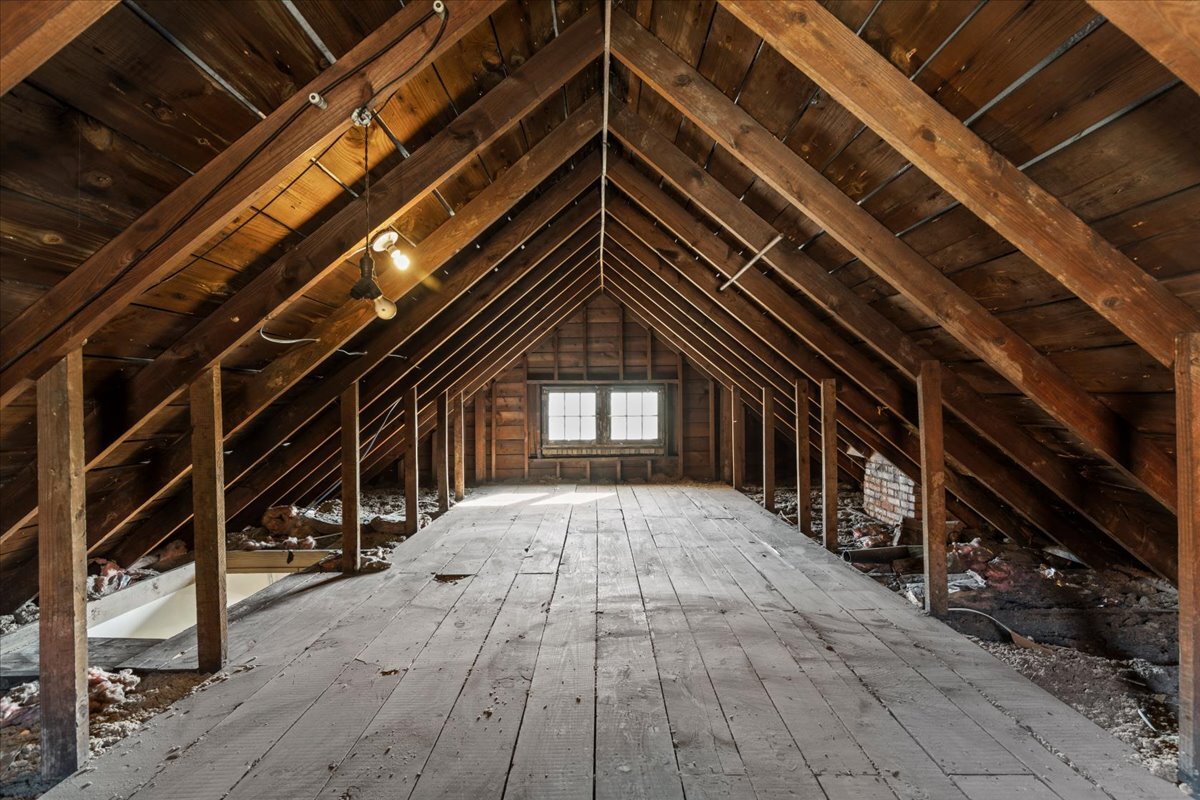 Building Photo - 2816 Clermont Ave