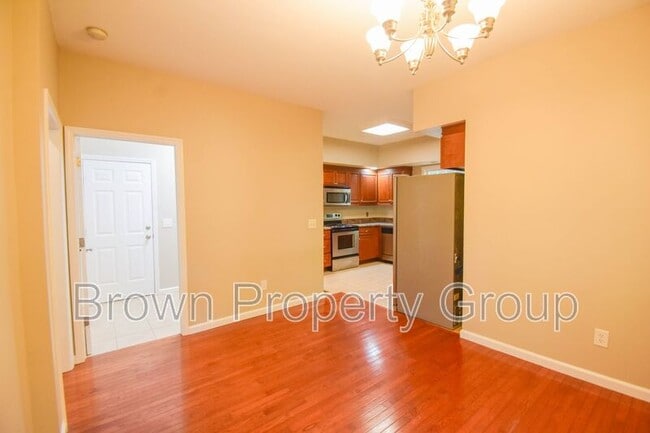 Building Photo - 3270 Argyll Dr