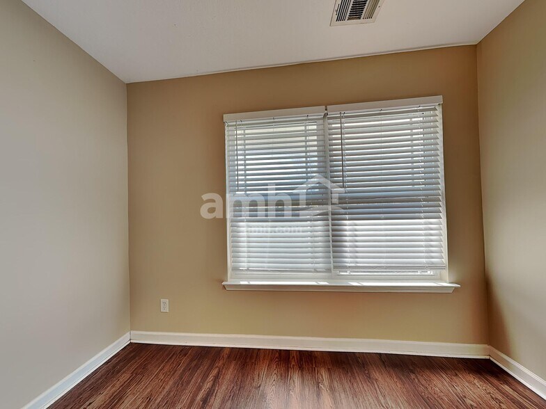 Building Photo - 171 Fox Glen Ct