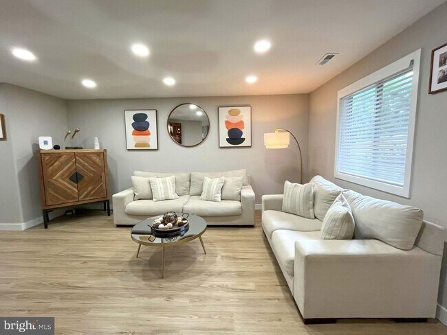 Building Photo - 402 A Mulberry Cove-402