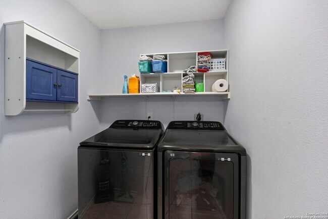 Building Photo - Well-Maintained 3-Bedroom Home – Ideal for Students & Professionals!