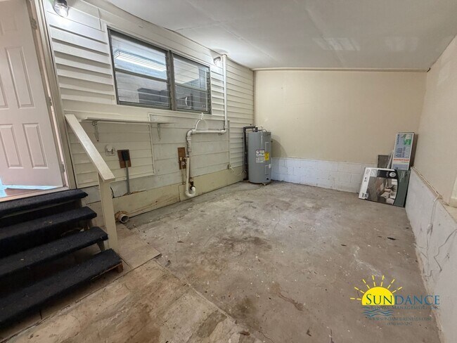 Building Photo - Vintage 3 Bedroom Home in the Heart of Fort Walton!