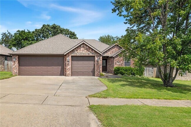 Primary Photo - 2958 N Cassius Ln